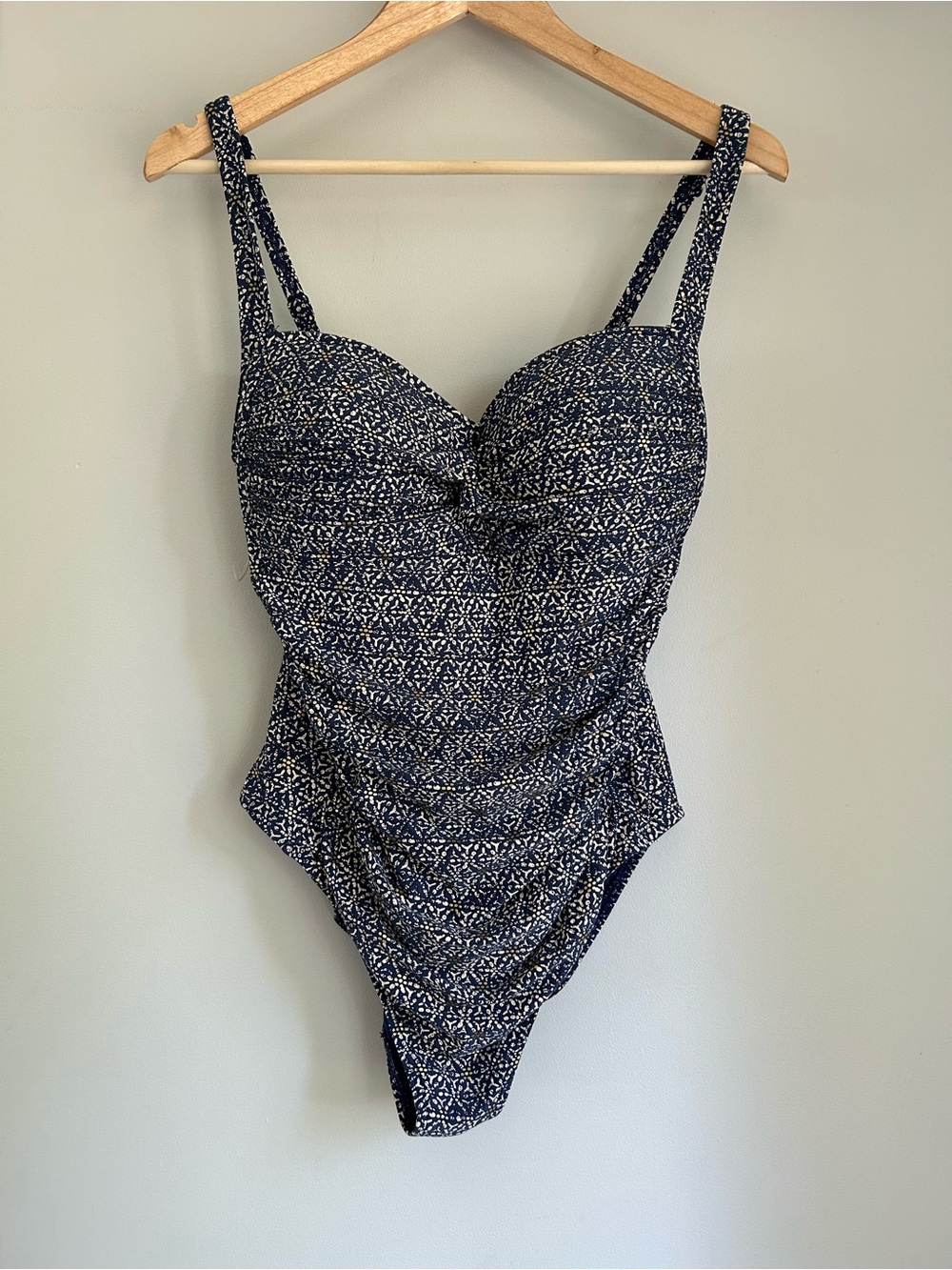 Bond Eye Australia Slimming One Piece Bathing Swim Suit Extra Large